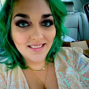 Meet your Posher, Alina